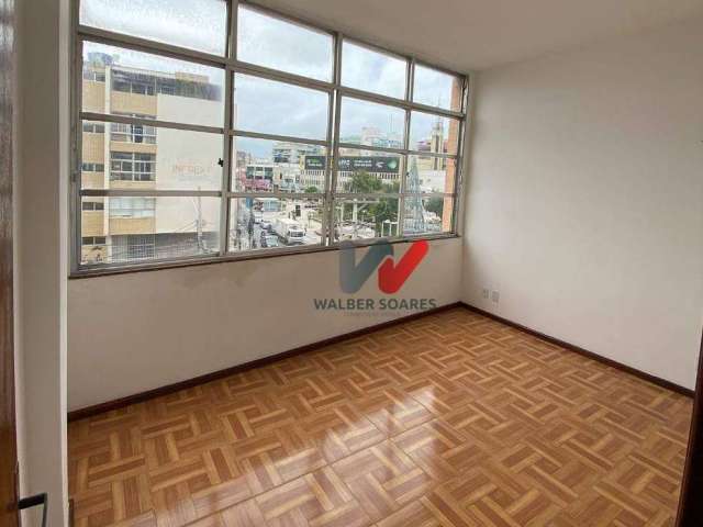 Apartamento com 2 dormitórios à venda, 40 m² por R$ 300.000 - Centro - Cabo Frio/RJ