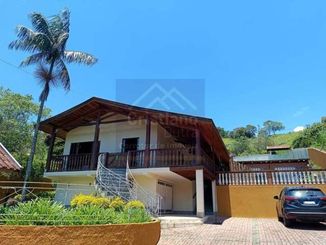 Casa para Venda em Santo Antônio do Pinhal, 2 dormitórios, 3 banheiros, 1 vaga