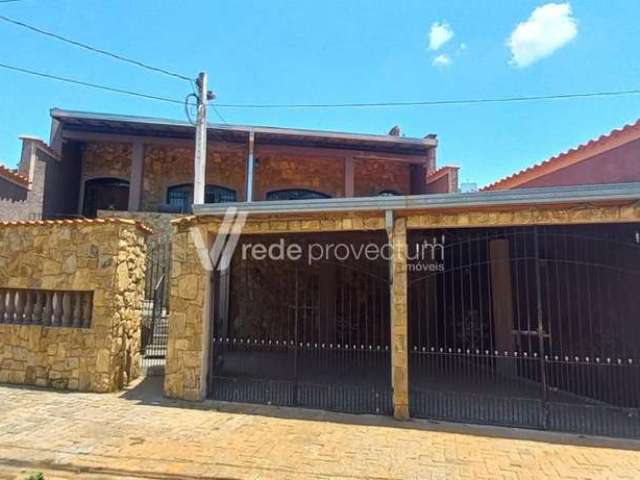 Casa com 3 quartos à venda na Rua Marquês de Abrantes, 42, Jardim Santa Genebra, Campinas, 259 m2 por R$ 900.000