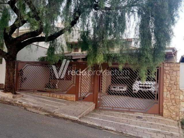 Casa com 3 quartos à venda no Santa Marina, Valinhos , 206 m2 por R$ 850.000