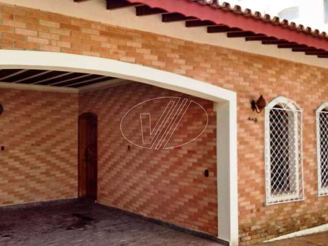 Casa comercial com 2 salas à venda na Vila Clayton, Valinhos , 131 m2 por R$ 645.000