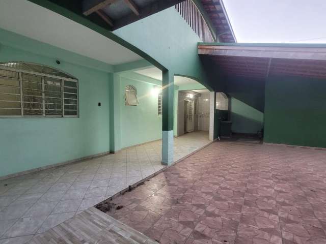 Casa térrea para locação no Residencial União.