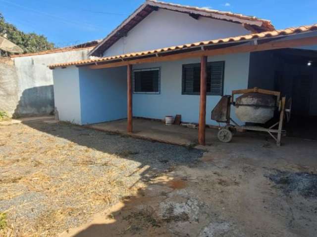 Casa com 03 quartos para venda em Caldas Novas GO