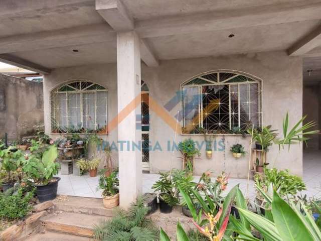 Casa com Lote grande no Bairro Veneza  -  Ipatinga