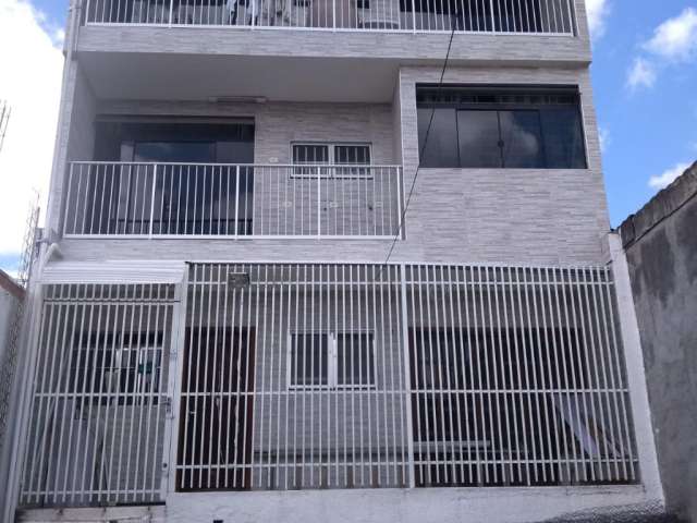 Excelente sobrado triplex no pinheirinho