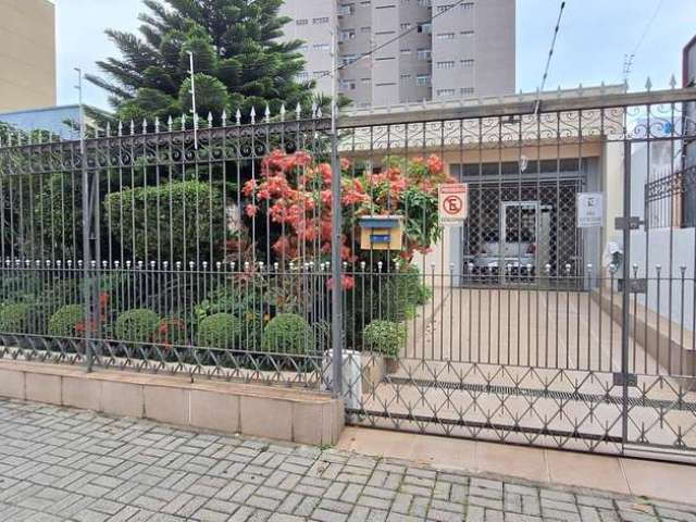 Casa para Venda em Taubaté, Centro, 4 dormitórios, 2 banheiros, 2 vagas