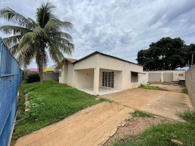 Imóvel Comercial para Venda em Cuiabá, Jardim Imperial, 3 dormitórios, 1 banheiro, 4 vagas