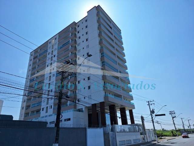 Apartamento de 2 quartos no Mirim, Praia Grande-SP: 1 suíte, sala, 2 banheiros, garagem e 76,45m² de área. Venha conferir!