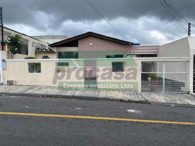 Casa com 3 quartos para alugar no Dom Pedro I, Manaus , 300 m2 por R$ 3.000