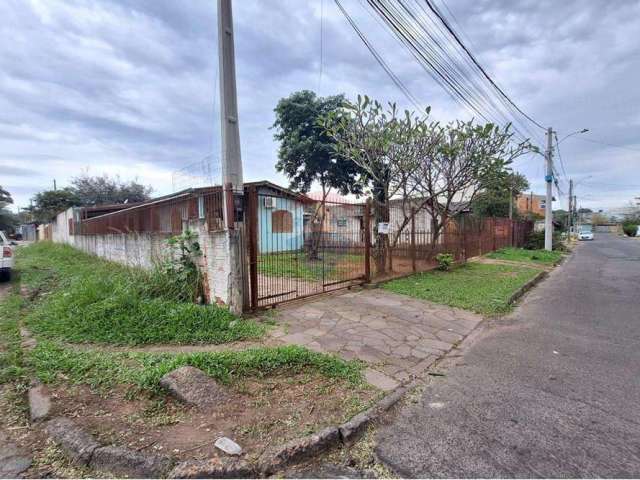 Terreno de Esquina com casa de alvenaria, 02 dormitórios, bairro Nova Sapucaia, Sapucaia do Sul/RS