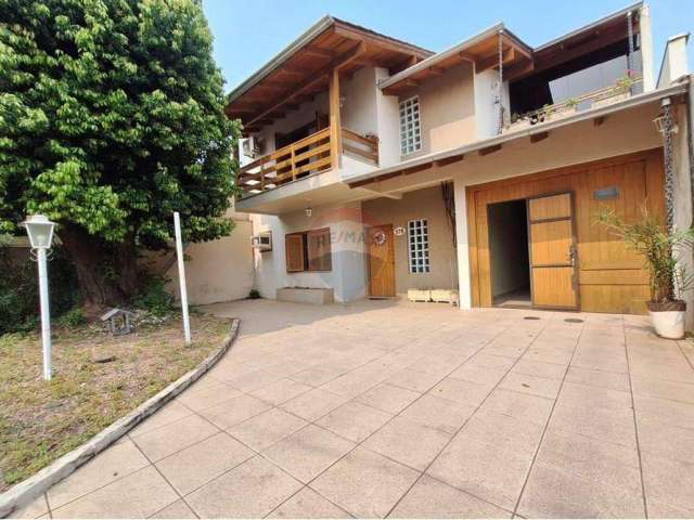 Casa Sobrado com 260m², Terreno 385m², 4 Dormitório, sendo 3 Suítes, Bairro Primor, Sapucaia do SUL/RS