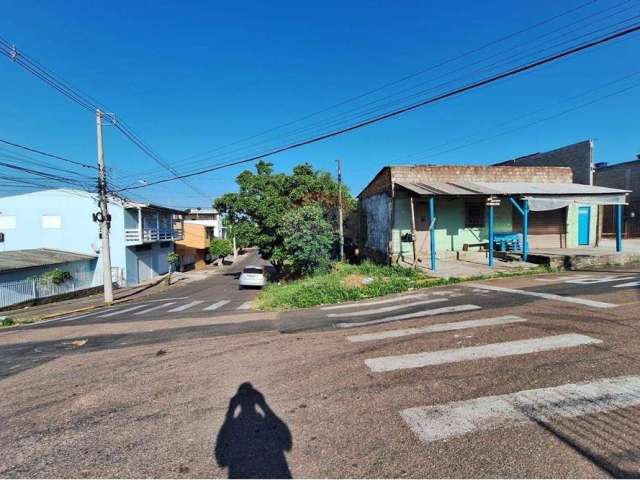 Terreno de esquina com 187 m2, construção de alvenaria de 50 m2, no bairro Nova Sapucaia, Sapucaia do Sul