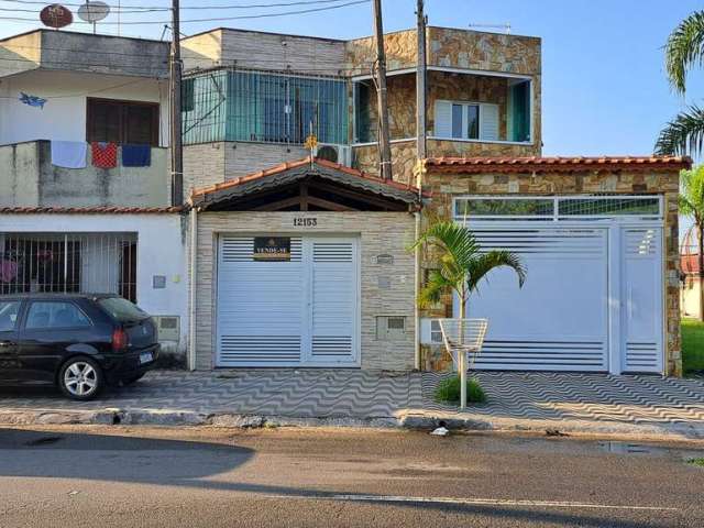 Sobrado Individual á Locação em Praia Grande, 2 dormitório, Caiçara - R$2.500,00