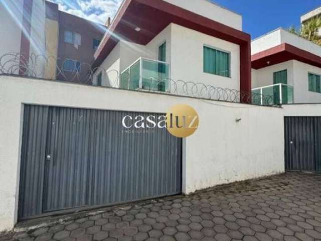 Casa duplex localizada no bairro Santo Antônio/Sarzedo