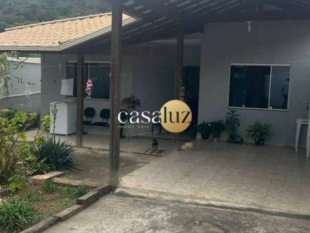 Casa localizada no bairro Santa Rosa/ Sarzedo