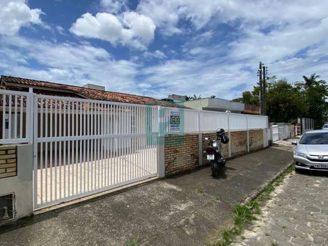 Excelente oportunidade!! casa a venda no bairro praia dos zimbros, bombinhas-sc