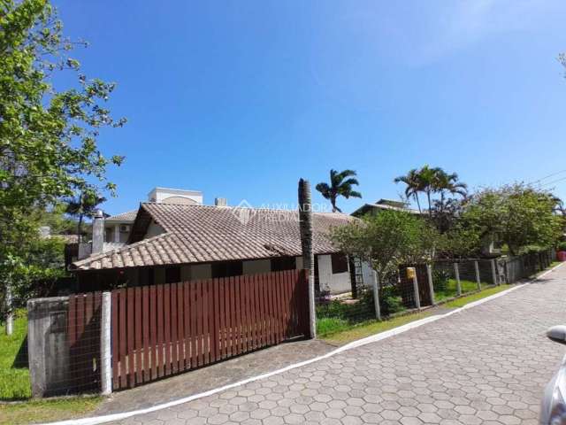 Casa em condomínio fechado com 4 quartos para alugar na Avenida Luiz Boiteux Piazza, 4300, Ponta das Canas, Florianópolis, 860 m2 por R$ 5.000