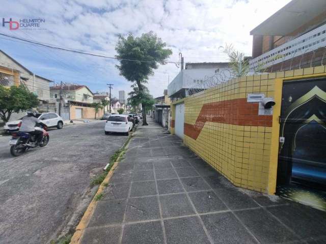 Casa/ Área comercial e estacionamento | ACEITO IMÓVEIS COMO PARTE DE PAGAMENTO