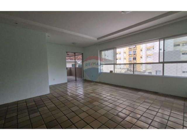 Apartamento em  boa viagem 300 mil.