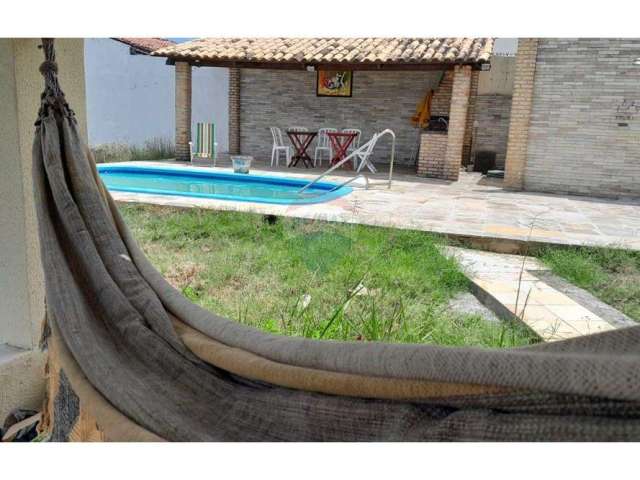 Casa para alugar na praia de serrambi com 3 quartos, piscina, churrasqueira, à 200m da praia