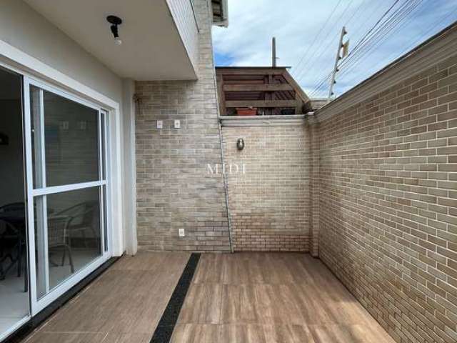 Casa duplex em condomínio fechado, com 100m2, a venda por R$ 760.000,00.