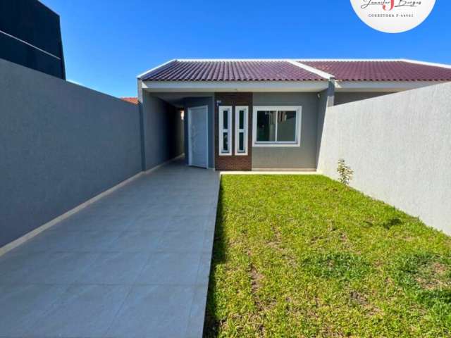 Linda casa com bastante espaço de terreno