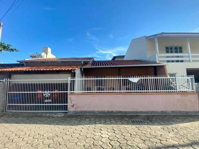 Casa com 3 quartos à venda no Gravata, Navegantes , 107 m2 por R$ 650.000