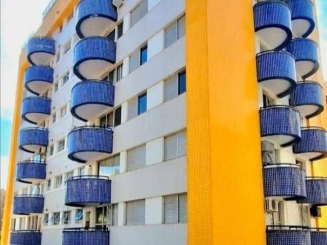 Apartamento em Caioba quadra mar