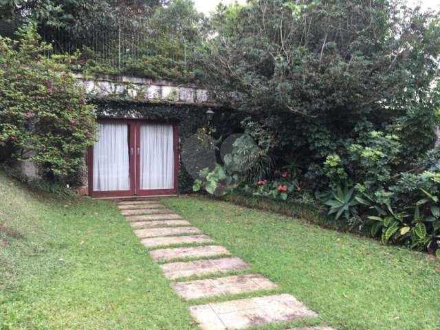 Casa com 4 quartos à venda em Jardim Leonor - SP