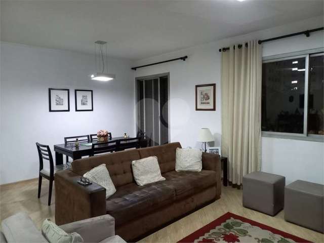 Apartamento com 3 quartos à venda em Moema - SP