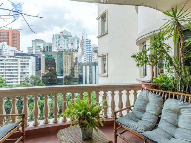 Apartamento com 3 quartos à venda em Bela Vista - SP