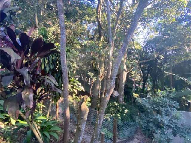 Casa com 4 quartos à venda em Condomínio Iolanda - SP