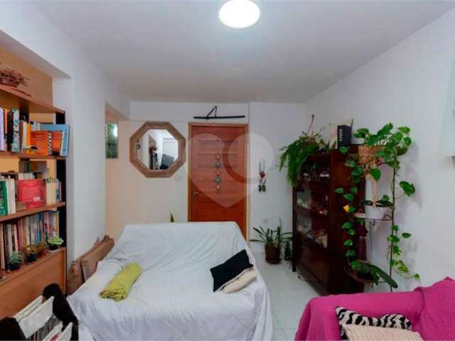 Apartamento com 3 quartos à venda em Alto De Pinheiros - SP