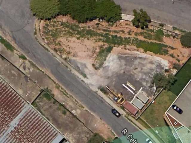 Terreno à venda em Parque Reboucas - SP