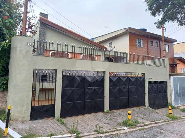 Casa térrea com 3 quartos à venda em Jardim Brasília - SP