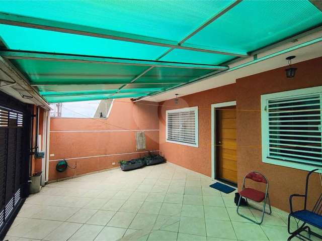 Casa com 3 quartos à venda em Vila Nivi - SP