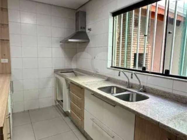 Sobrado com 3 quartos à venda em Jardim Regina - SP