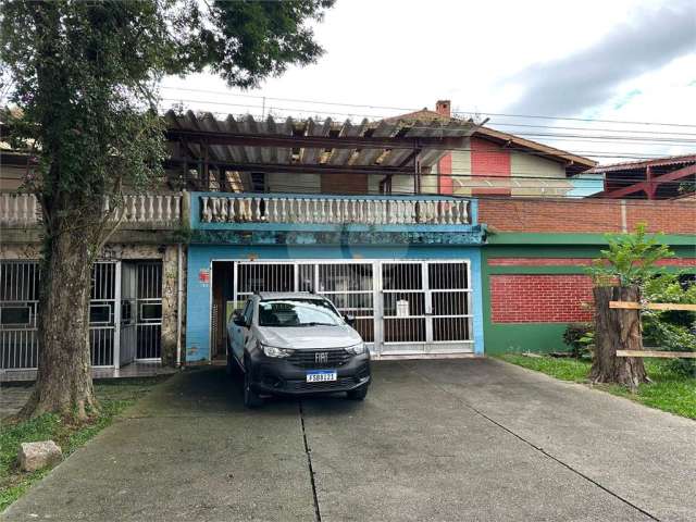 Casa com 3 quartos à venda em Jardim Regis - SP