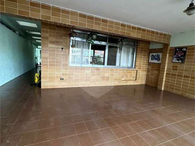 Sobrado com 3 quartos à venda em Jardim Regis - SP