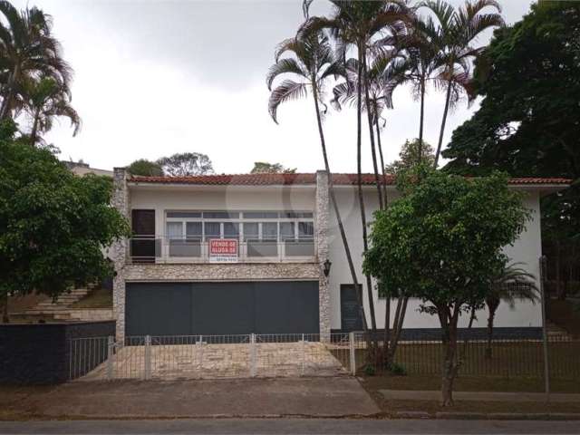 Casa térrea com 3 quartos à venda ou para locação em Caxingui - SP