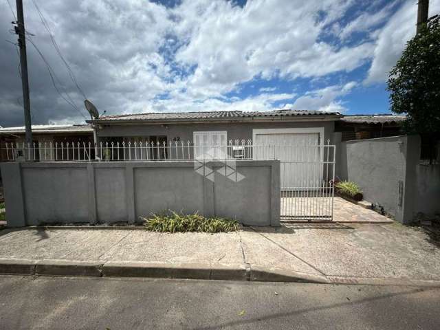 Casa com 02 dormitórios e uma suíte no  Bairro Americana em Alvorada .