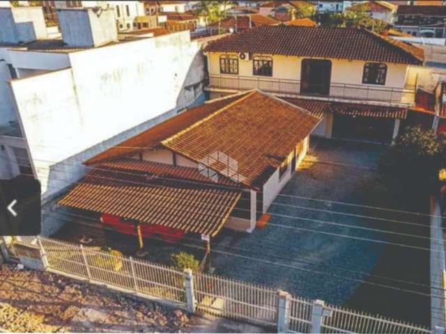 2 casas no bairoo aventureiro sendo um deles um sobrado!