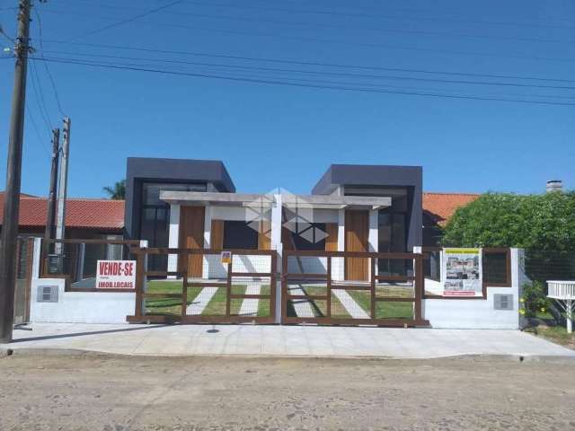 Casa à venda com 3 quartos/dormitórios 1 vagas/box no bairro Arpoador - Xangri-Lá/RS