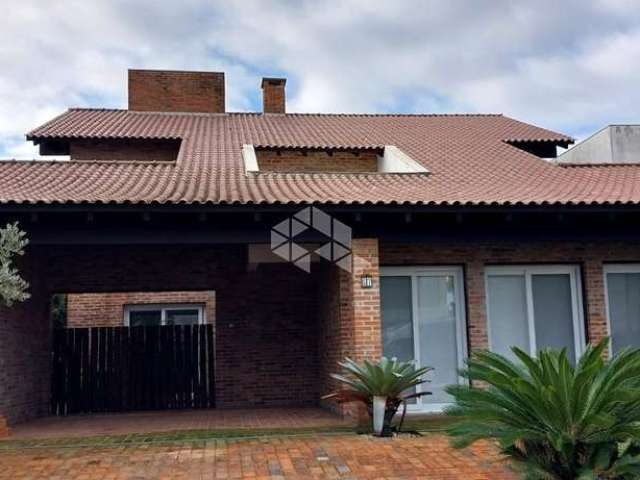 Casa à venda, com 5 quartos/dormitórios, 2 vagas/box, no bairro Atlantida, Xangri-lá/RS