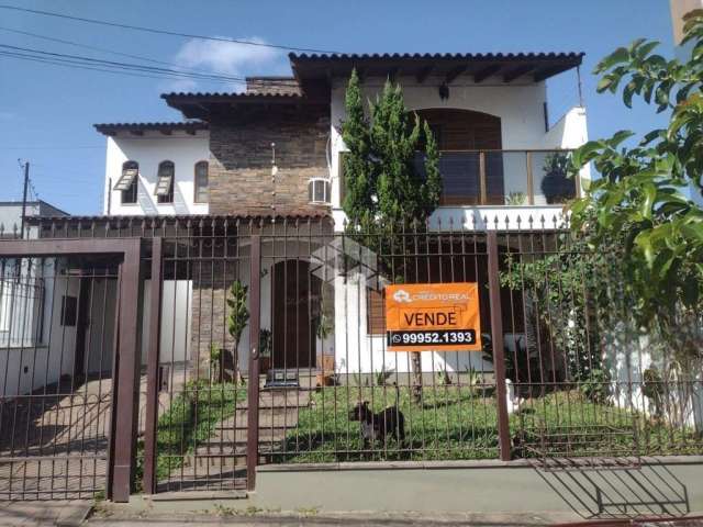 Crédito Real vende! Maravilhosa casa 03 dorm  02 suítes, uma suite master com hidro e sacada no dorm de casal