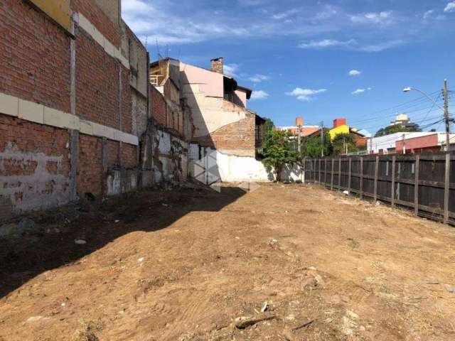 Crédito Real vende terreno de 10 X 30 no bairro Vila Ipiranga.