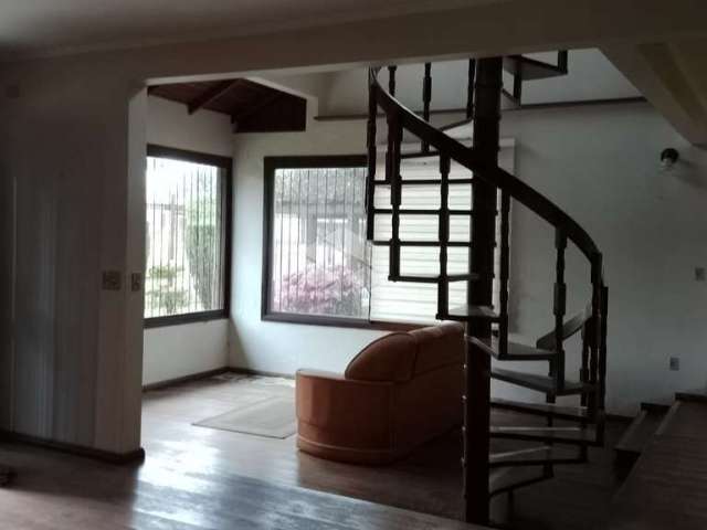 Crédito Real Av. Do forte vende!  Casa com 4 dormitórios sendo 1 suíte com hidro massagem.