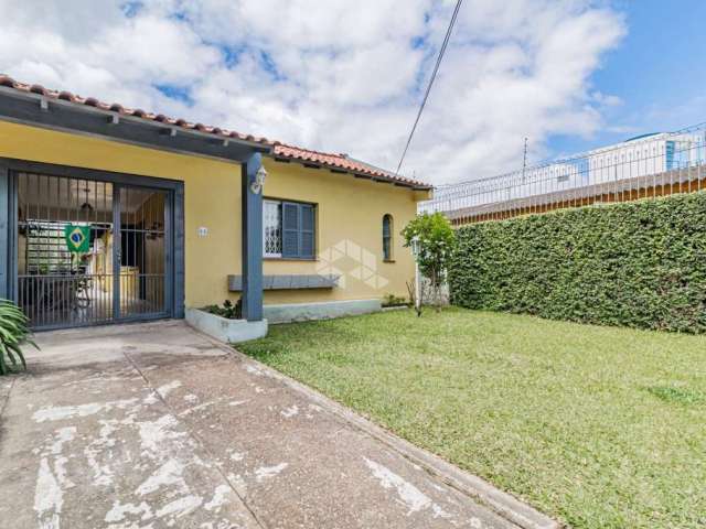 Casa 3 dormitórios 2 vagas no Bairro Ipanema na zona sul de Porto alegre