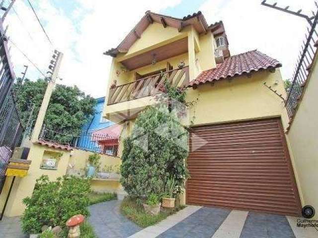 Ótimo sobrado com 165m², 3 Dormitórios, 2 Vagas no bairro Medianeira