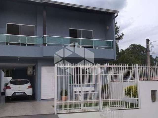 Sobrado de 150 m², casa toda em porcelanato e gesso.